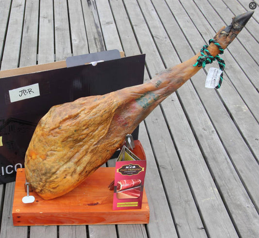 Jamón Ibérico (Whole Back leg) 伊比利亞黑毛豬 原隻火腿 (7000g - 8000g 後腿) 1Set/Box送火腿架和刀具套裝