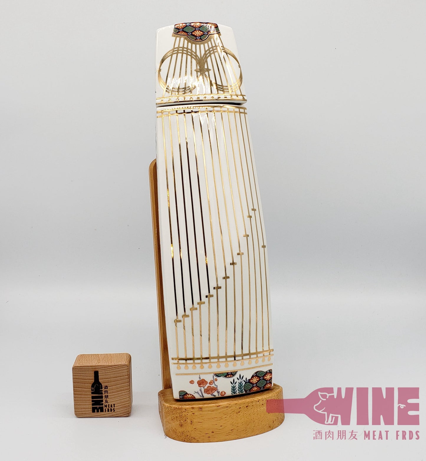 Suntory Hibiki Guzheng Ceramic bottle [空瓶] [ 樂器系列]三得利 響 古箏造型 帶木底座 威士忌陶瓷酒瓶